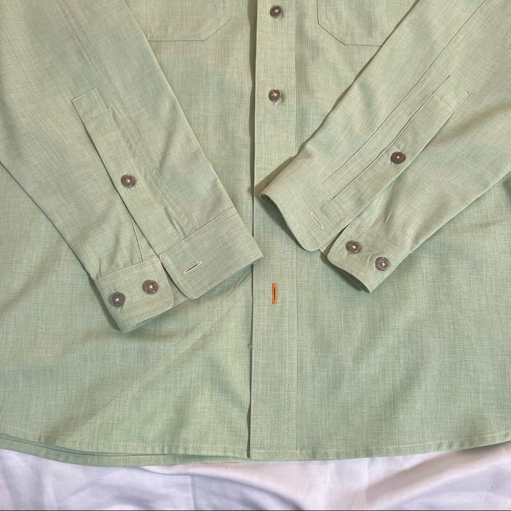Orvis Men's Green Casual Button Down Shirt - Picture 8 of 13